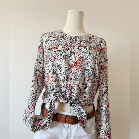 ⛱️ 2/20$ GUESS Women's Blouse Small Floral Print Button Tie Front - Picture 1 of 12